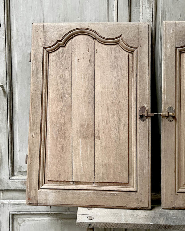 Double closet door