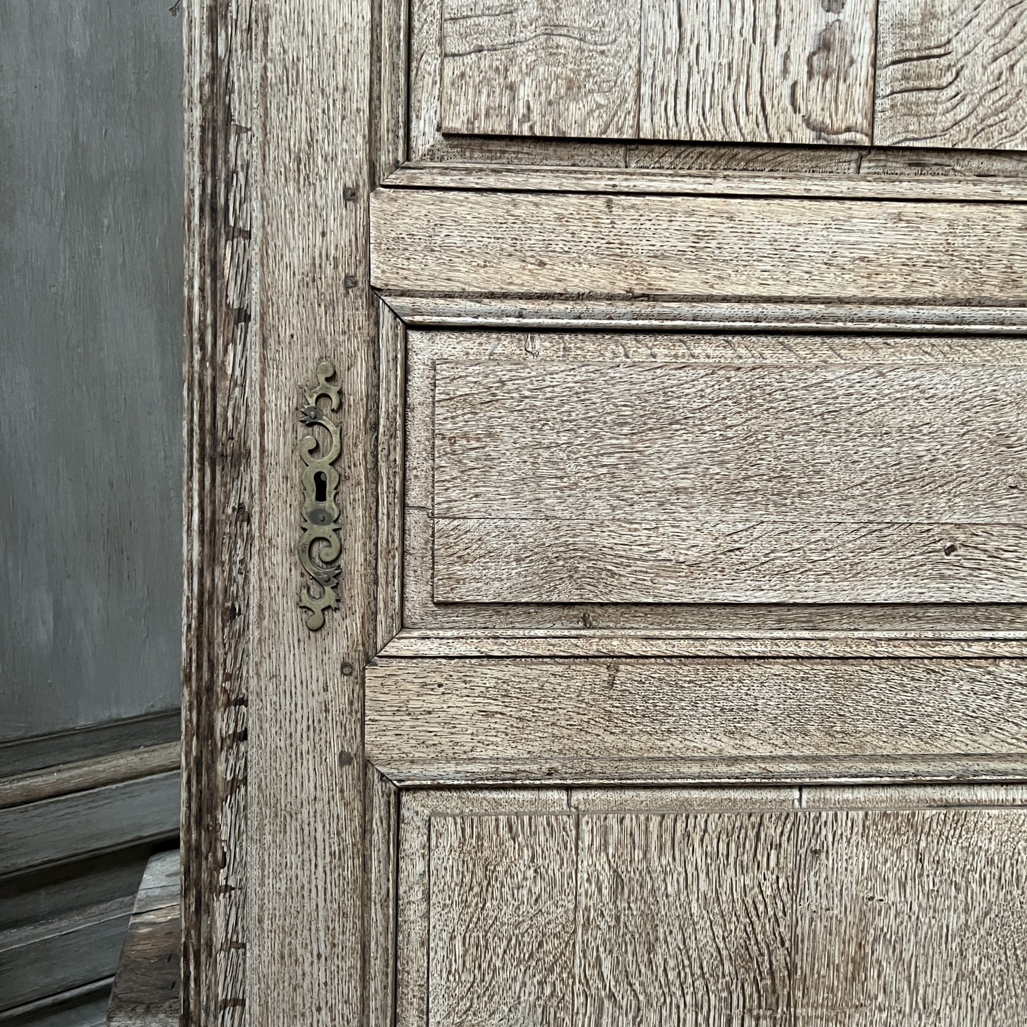 IMG_3715 | Matériaux Authentiques Paire de portes de placard avec bâti