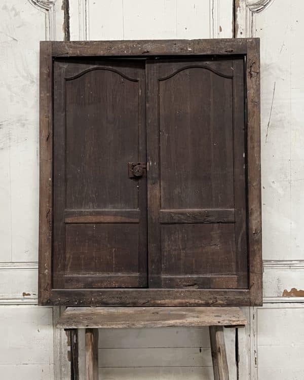 Double porte de placard avec bâti