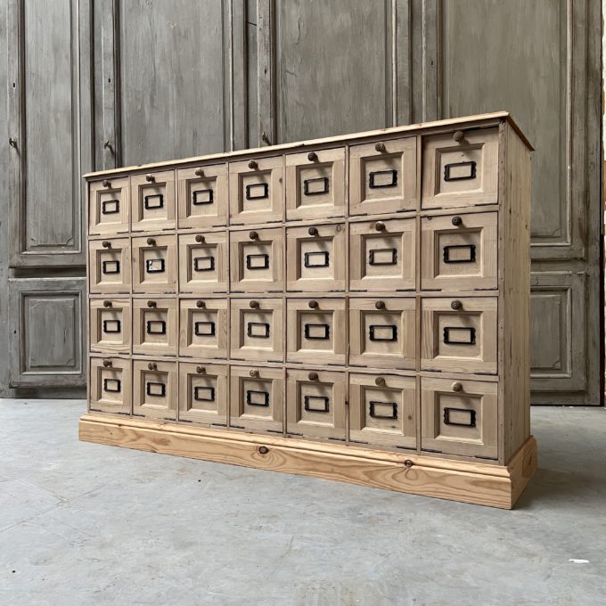 Flap loom cabinet
