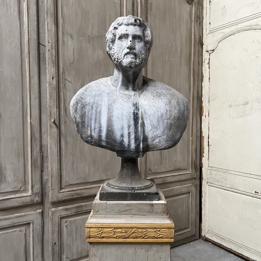 Stele with Roman bust in fiberglass