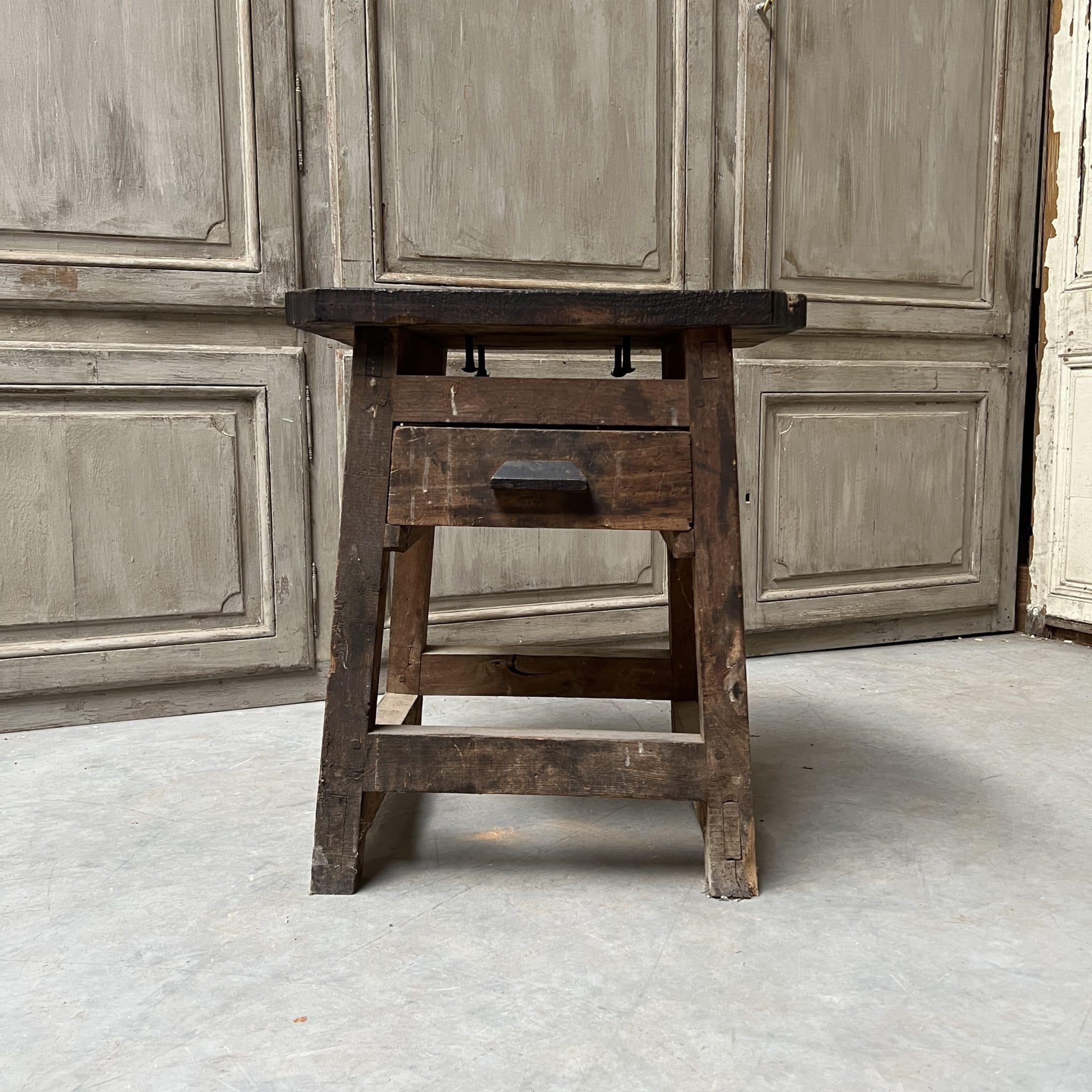 IMG_4403-scaled | Matériaux Authentiques Petite table de métier