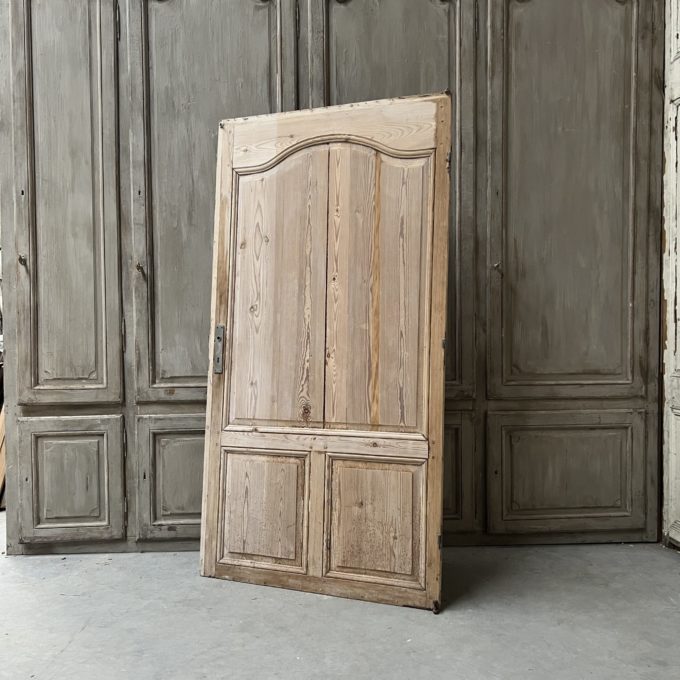 Antique door 112.5x215 cm