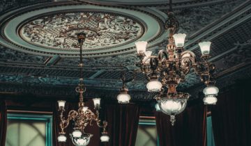 Light and shadow, the secrets of ancient chandeliers