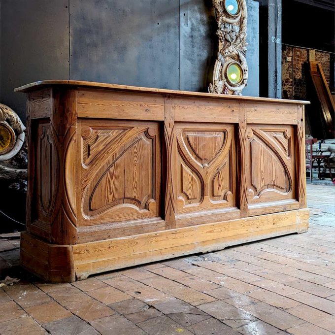 Art nouveau-style pine countertop