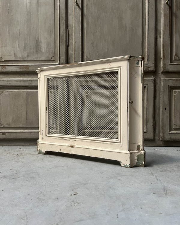 Radiator grille