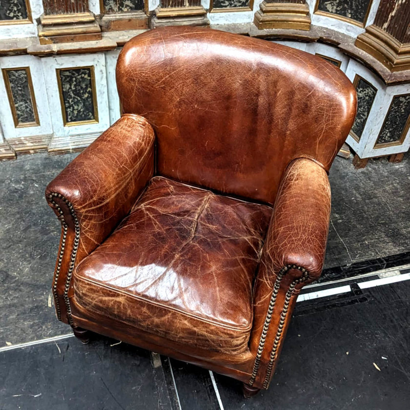 Set of 15 club chairs details