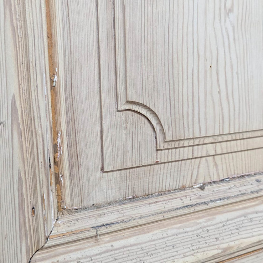 wood panelling with two single doors corner zoom