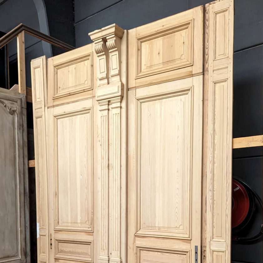 wood panelling with two single-side doors