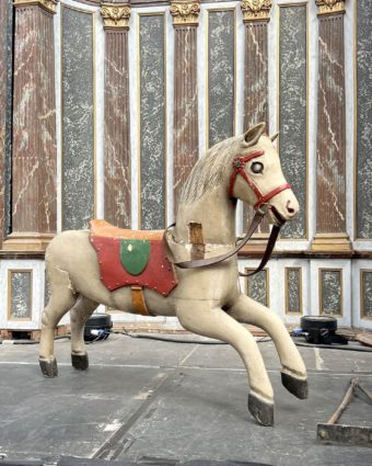 Cheval en bois de manège