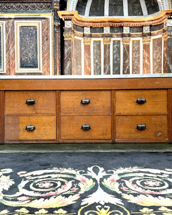 Trade counter