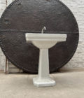 Lavabo ancien sur pied