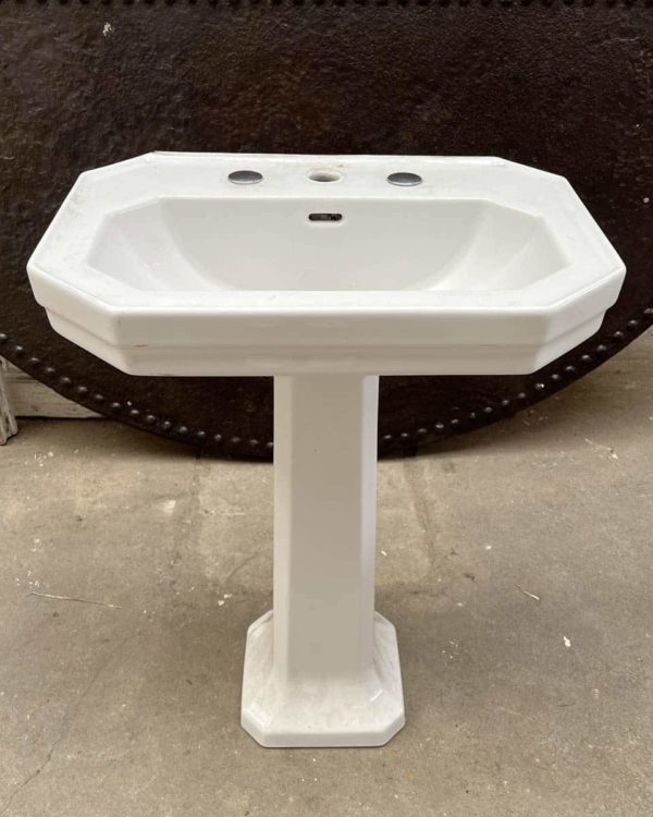 Antique pedestal washbasin