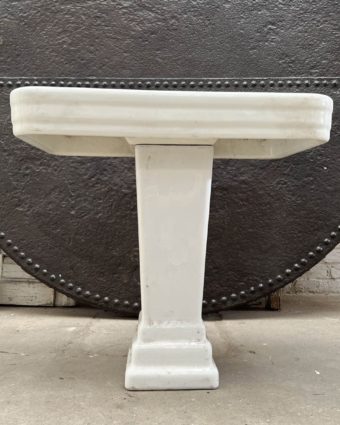 Antique pedestal washbasin