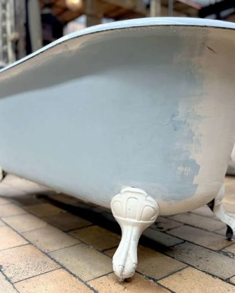Ancienne baignoire sur pieds