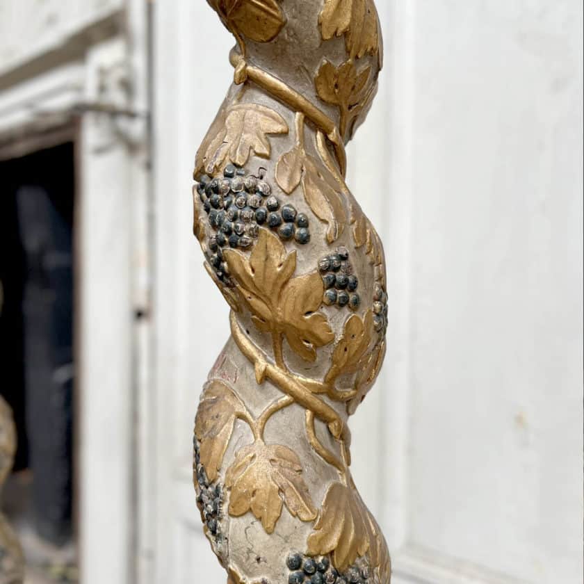 Paire de colonne XVIII en bois sculpté