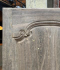 Porte de placard style louis XV décapée 72,5x195cm