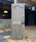 Porte de placard style louis XV décapée 72,5x195cm