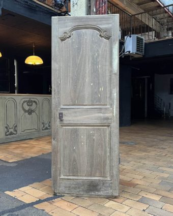 Porte de placard style louis XV décapée 72,5x195cm