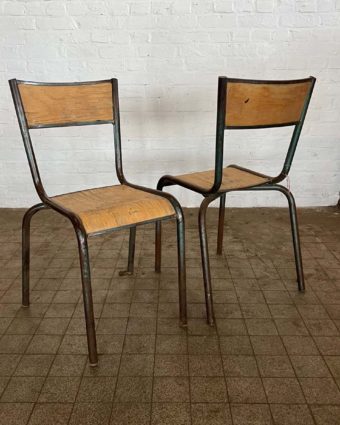 Chaise d'école vintage