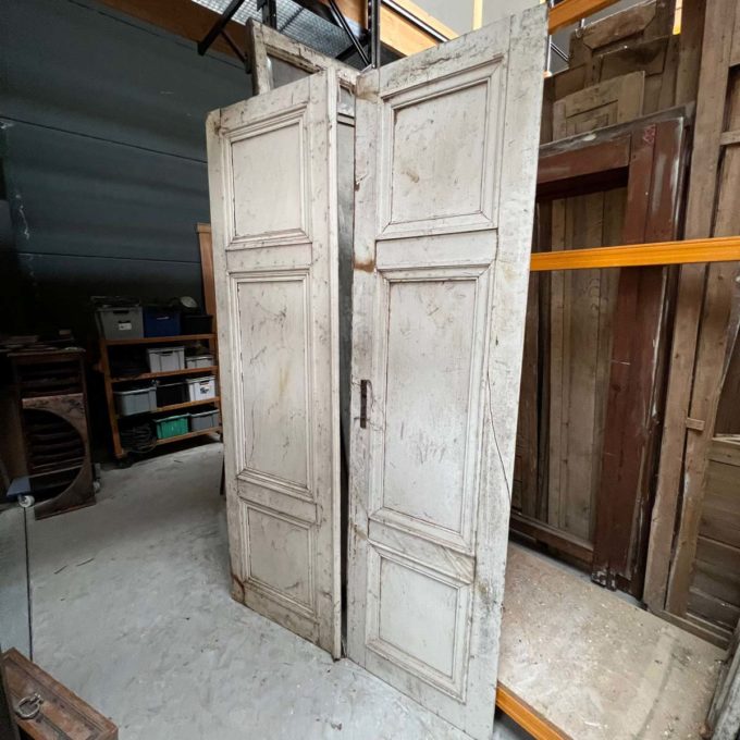 Antique double door 142x250cm back