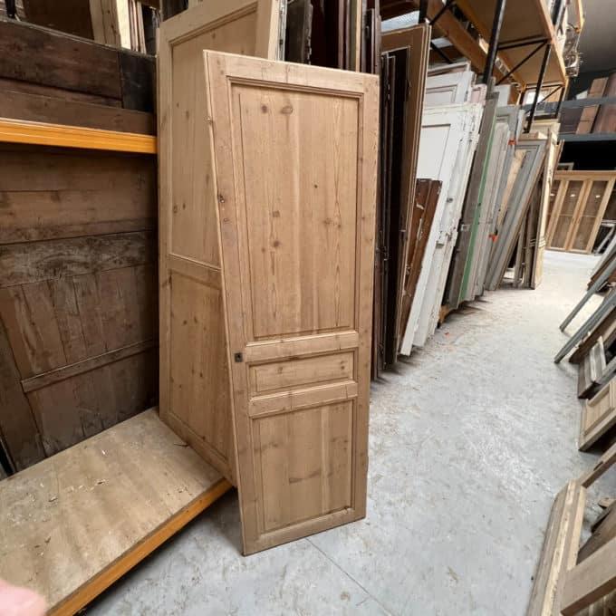 Stripped cupboard door 65x208cm