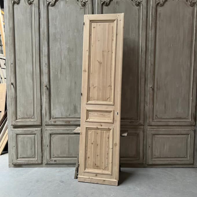 Porte de placard décapé style haussmannien 62,5x255,5cm
