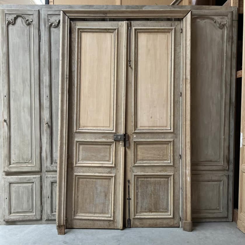 Double Haussmann-style stripped cupboard door with frame 180x282cm