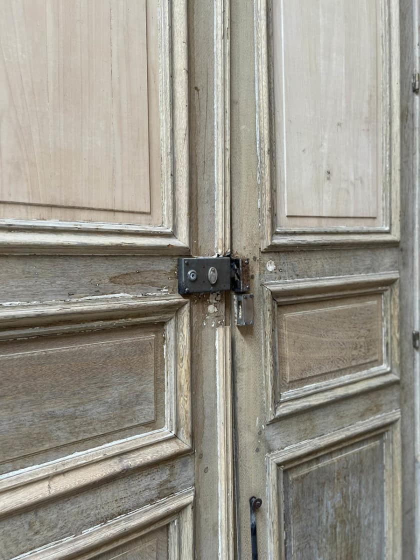 Double porte de placard décapée style haussmannien avec bâti 180x282cm