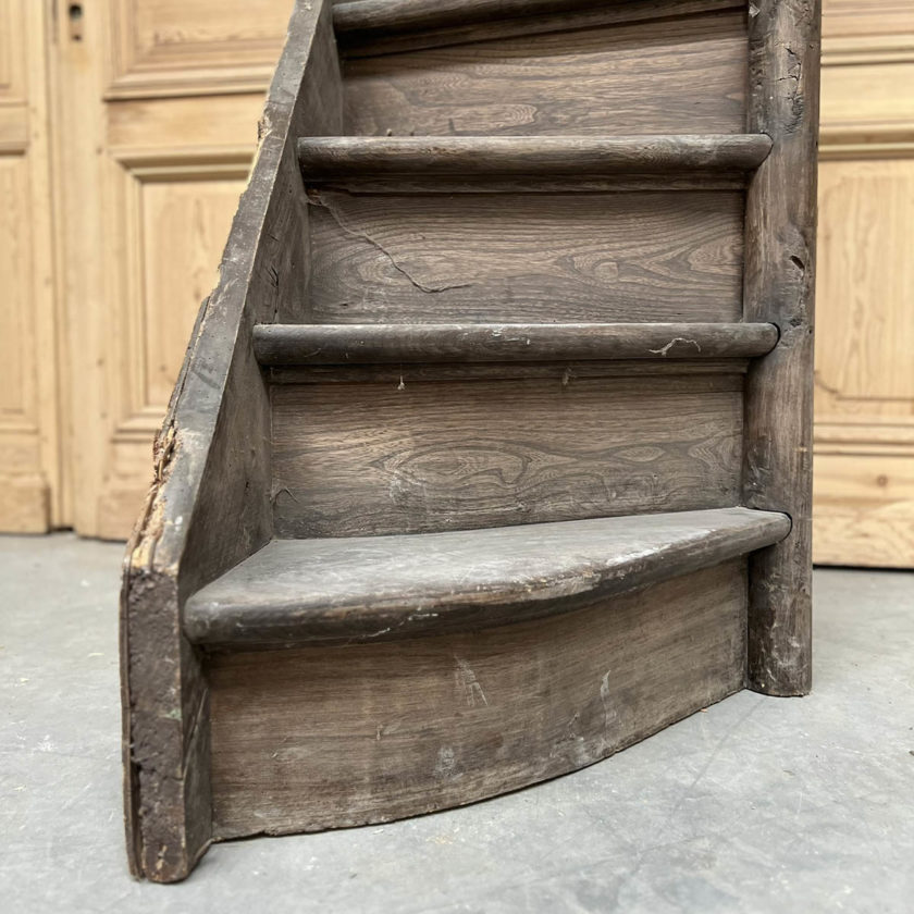Escalier colimaçon en bois