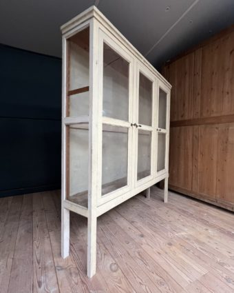 Display cabinet