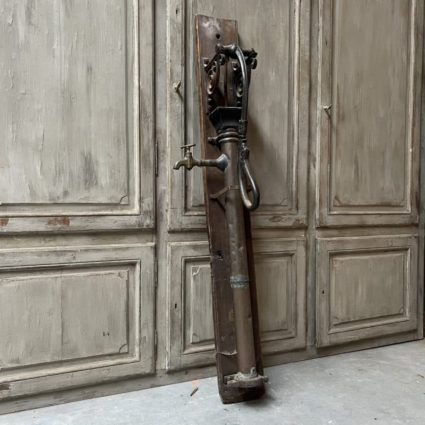 IMG_7438 | Matériaux Authentiques Pompe à eau murale