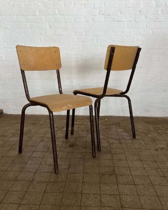 Chaise d'école vintage