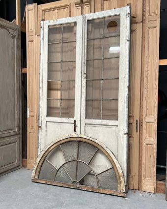 Double porte ancienne avec imposte