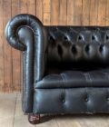 Canapé chesterfield noir de 4m de long side