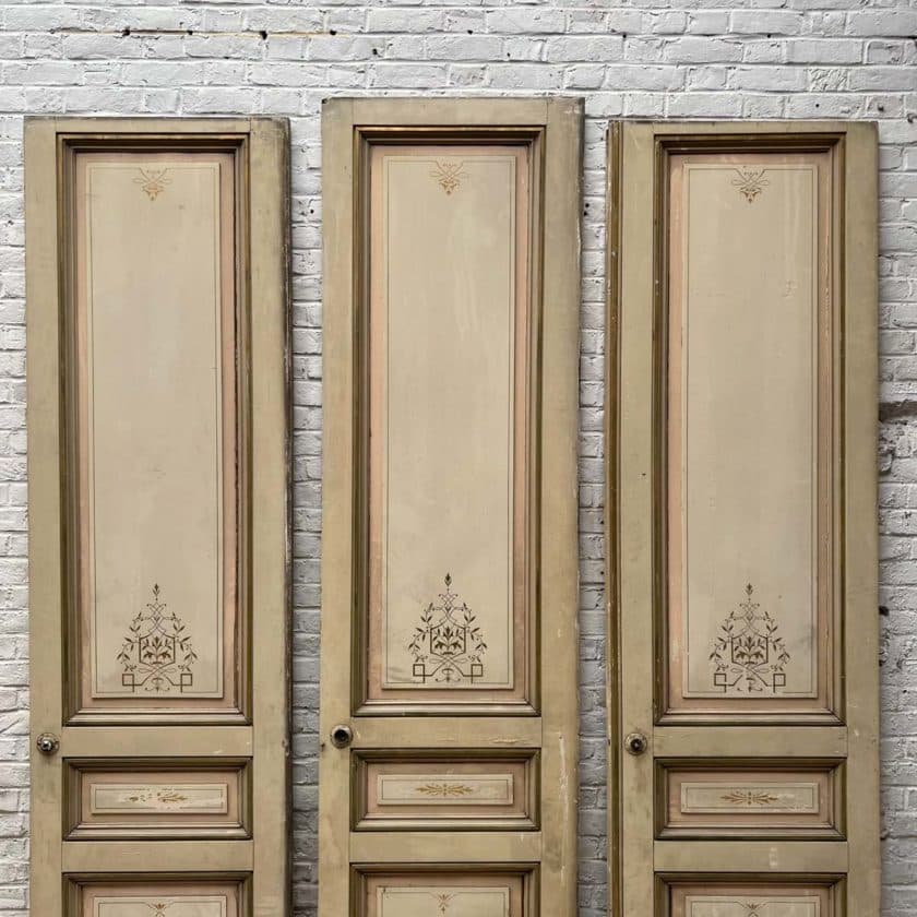 3 decorative top panels