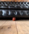 Canapé chesterfield noir de 4m de long zoom