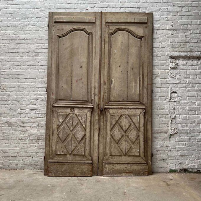 Louis XV style double door front