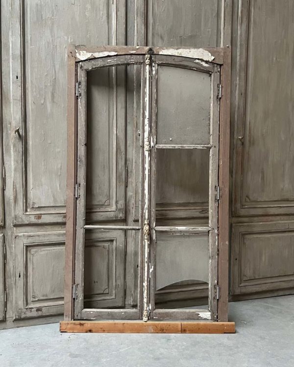 Double window with front frame