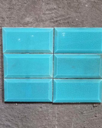 2.7m² turquoise metro tile