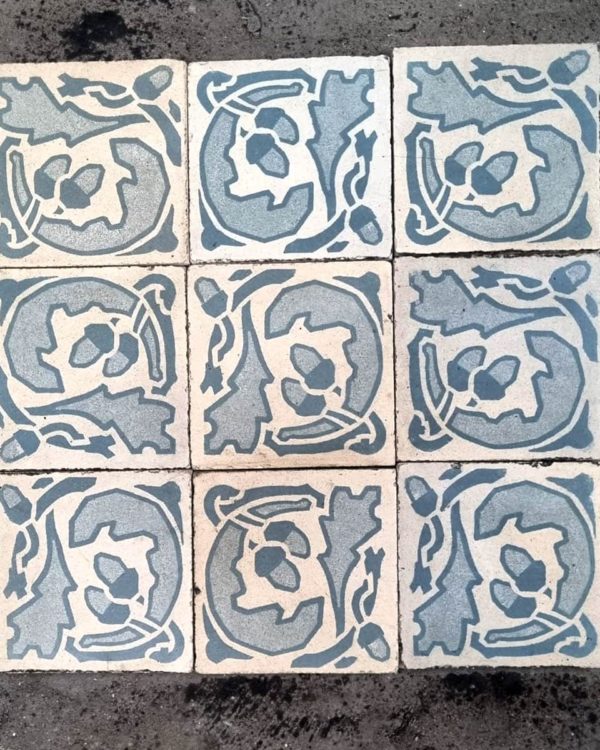 Antique cement tiles 4.7m² top