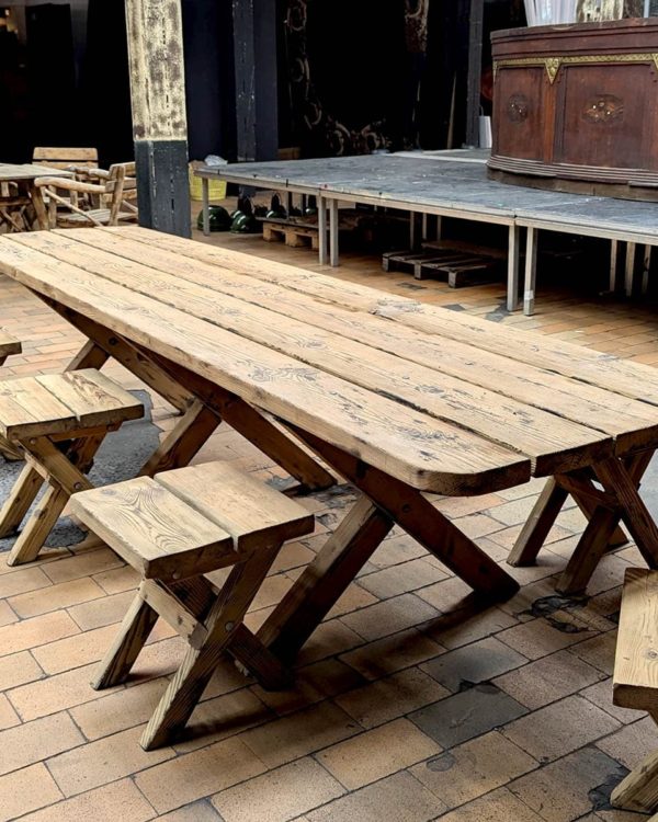 Fir farm table with 7 stools