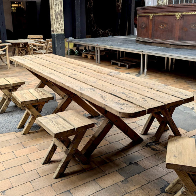 Fir farm table with 7 stools