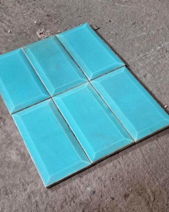 Turquoise subway tile 2.7m² top
