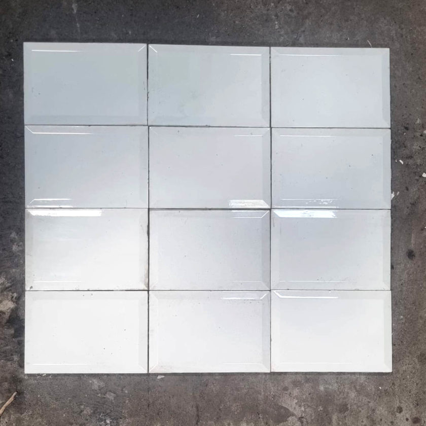 2.7m² subway tile