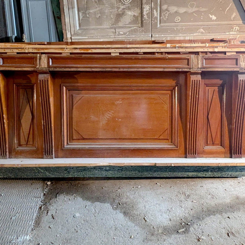 Front countertop in oak with verde alpi marble top, 24m