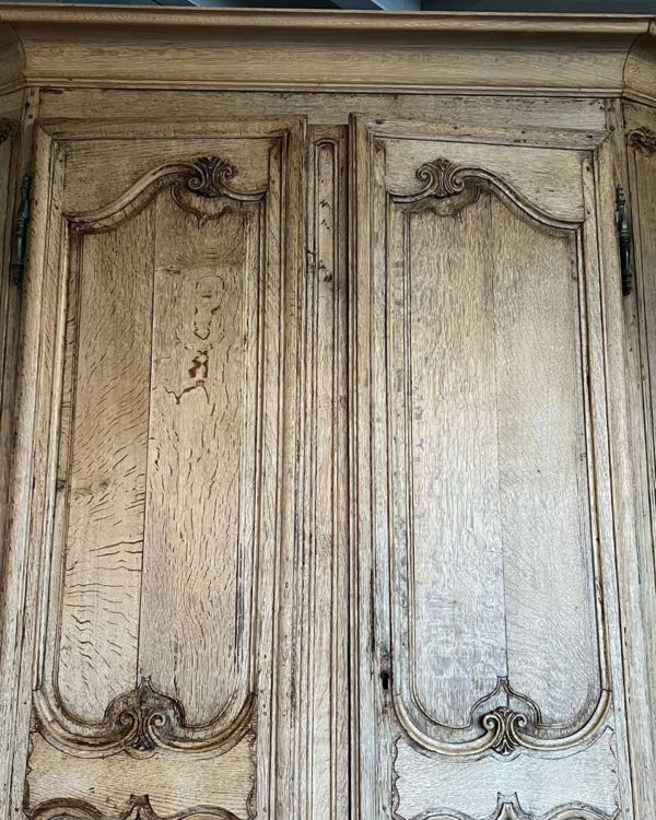 Louis XV-style oak stripped corner cabinet top
