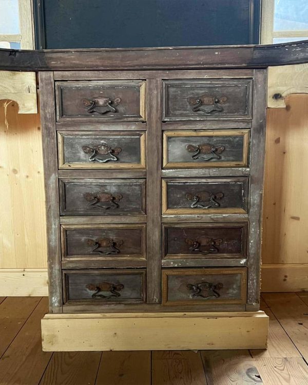Barber cabinet zoom