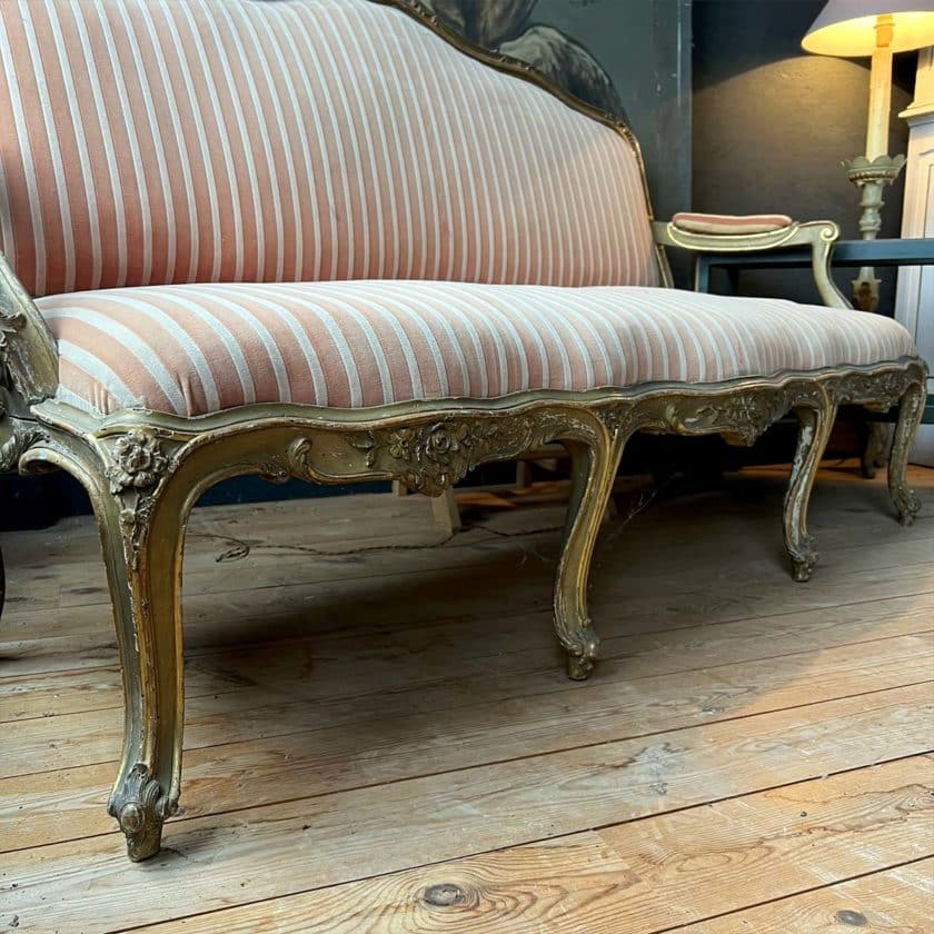 Antique Louis XV style bench seat feet side