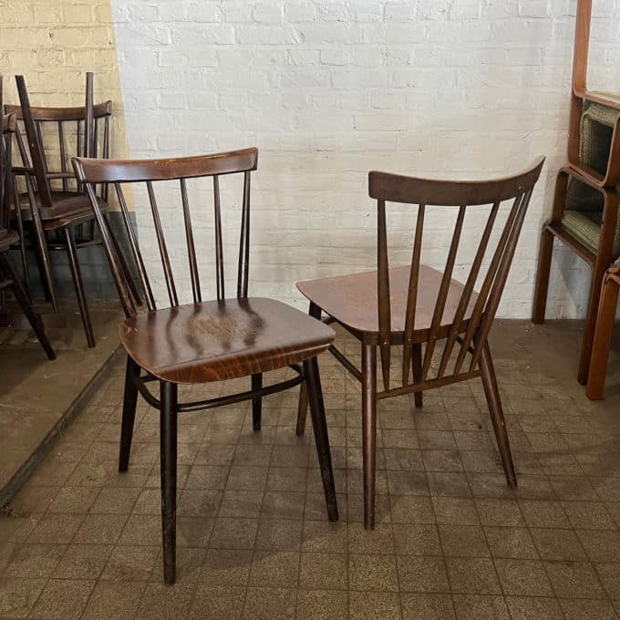 Lot de chaises de bistrot